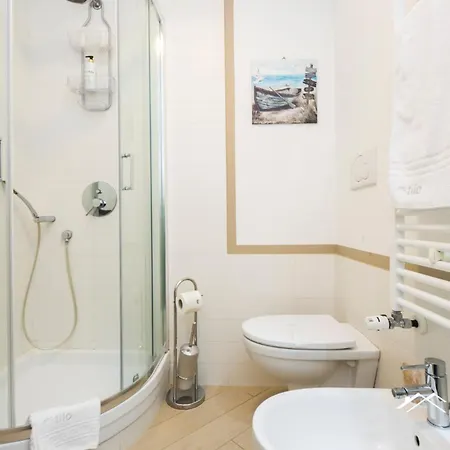 Apartment Ferry Port 1 Min, 1br, Ac, Wifi, By Tilo *