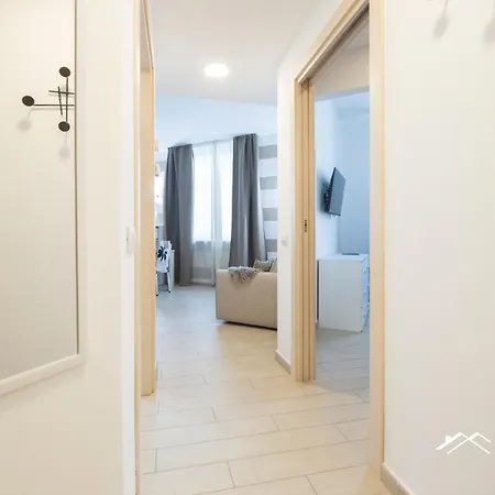 Ferry Port 1 Min, 1br, Ac, Wifi, By Tilo Apartment Genua