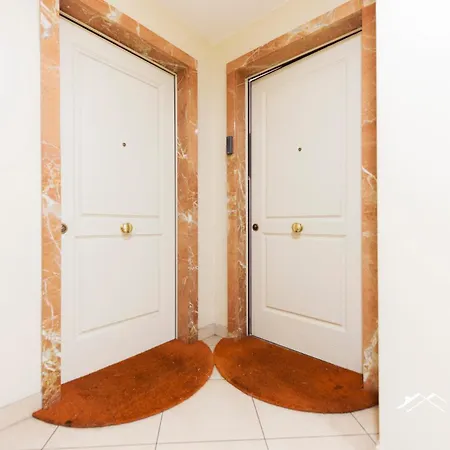 Ferry Port 1 Min, 1br, Ac, Wifi, By Tilo