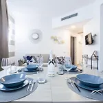 Apartment Ferry Port 1 Min, 1br, Ac, Wifi, By Tilo *