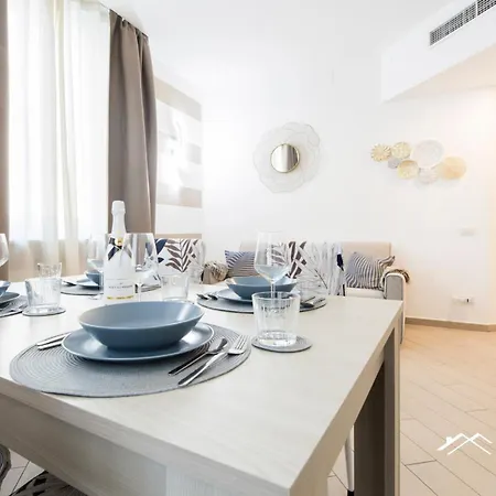 Ferry 1m| 1br| A/c| Wifi By Tilo ג'נובה