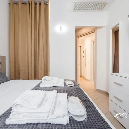 Ferry Port 1 Min, 1br, Ac, Wifi, By Tilo דירה ג'נובה