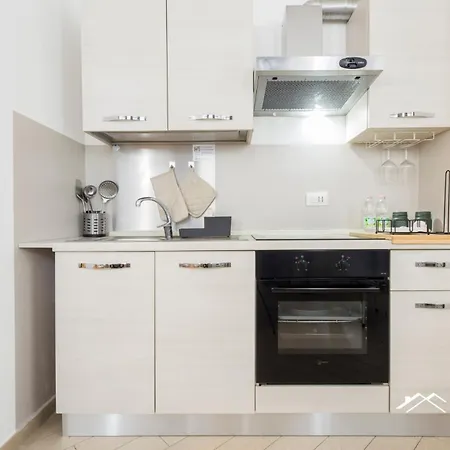 Ferry Port 1 Min, 1br, Ac, Wifi, By Tilo