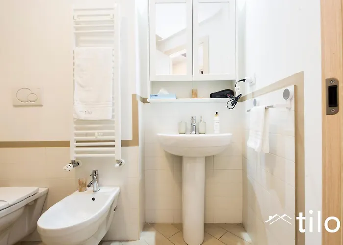 Ferry Port 1 Min, Central 1Br, Ac, Wifi, By Tilo