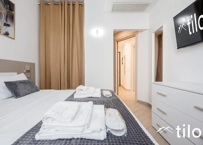Ferry Port 1 Min, Central 1Br, Ac, Wifi, By Tilo Appartement Genua