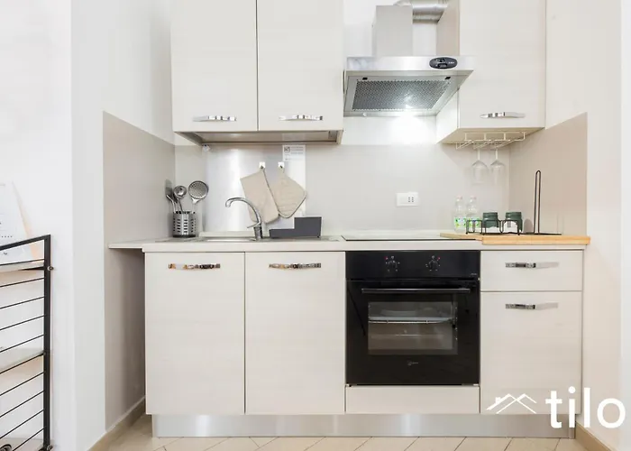 Ferry Port 1 Min, Central 1Br, Ac, Wifi, By Tilo