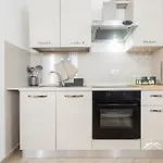 Ferry Port 1 Min, 1br, Ac, Wifi, By Tilo